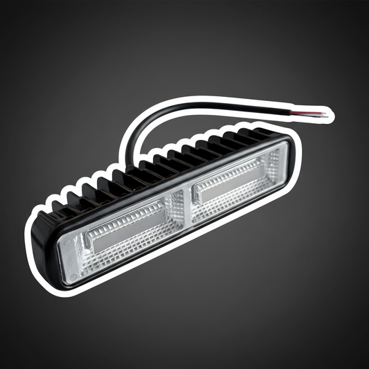 LED Работна Лампа Греда 20W на тъмен индустриален фон